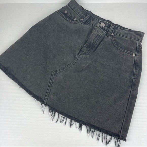 Sportsgirl Dresses & Skirts - Sportsgirl Distressed Pocket Black Skirt - Size 8